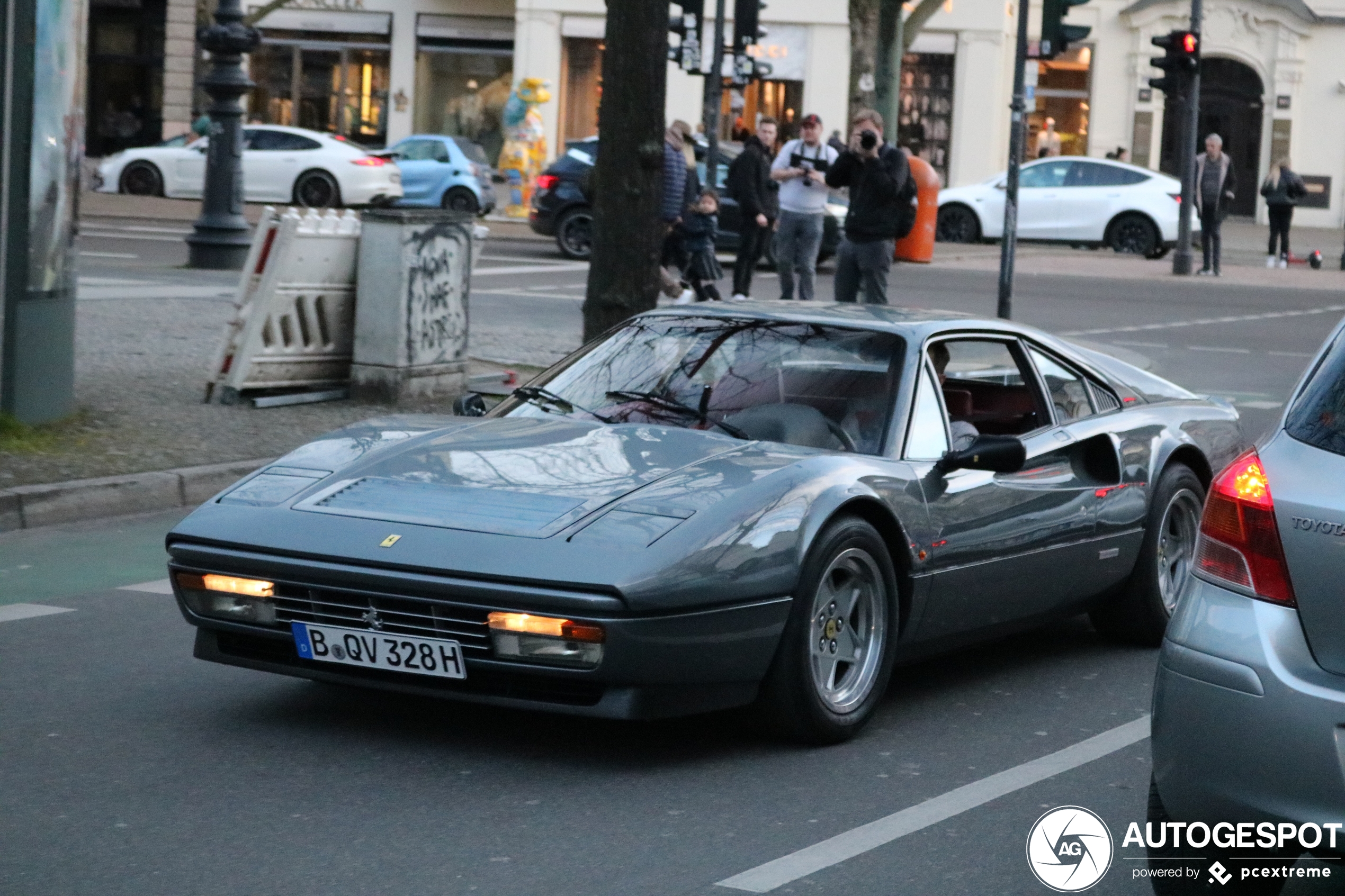 Ferrari 328 GTB