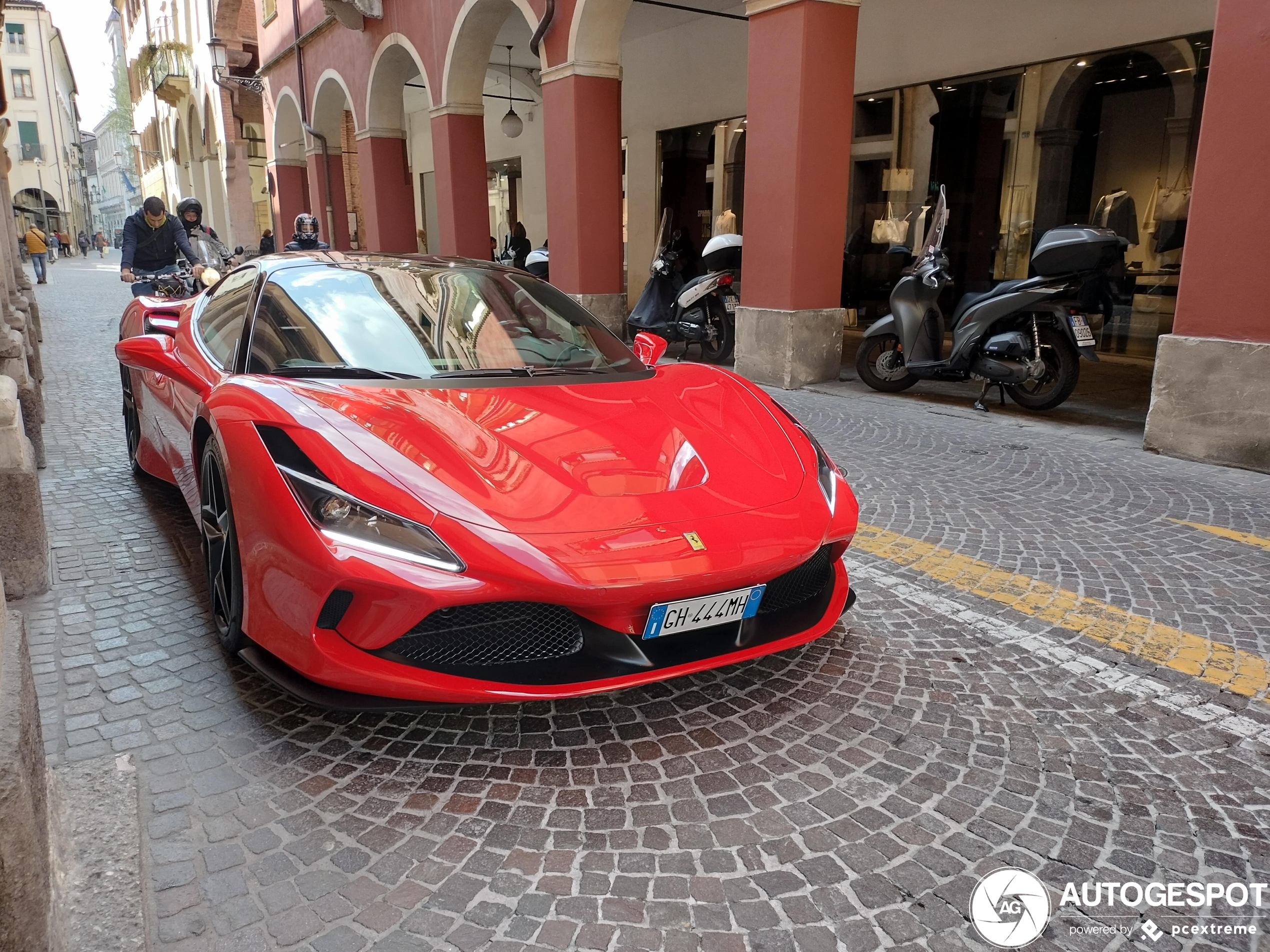 Ferrari F8 Tributo