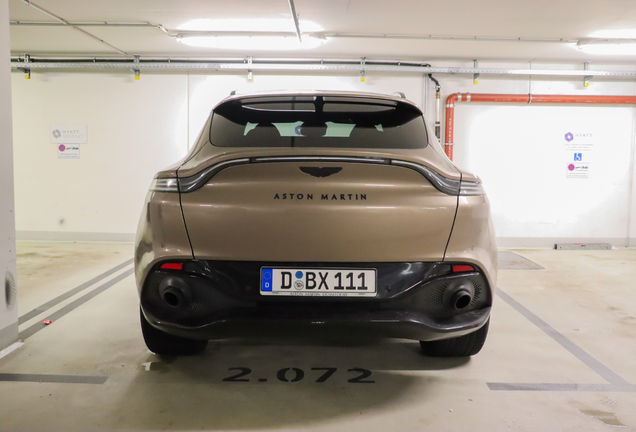 Aston Martin DBX