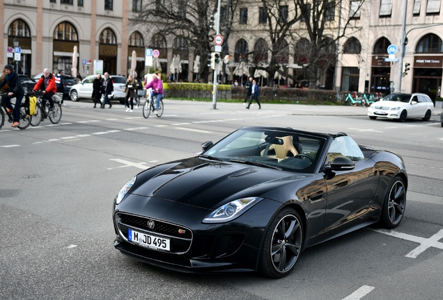 Jaguar F-TYPE S V8 Convertible