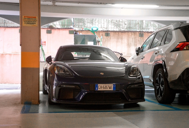 Porsche 718 Cayman GT4