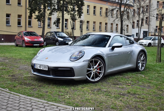 Porsche 992 Carrera 4S