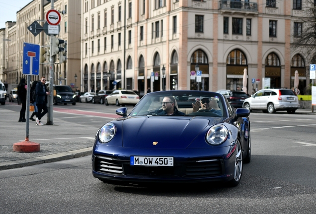 Porsche 992 Carrera 4S Cabriolet