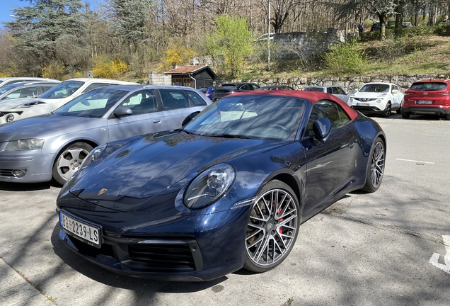 Porsche 992 Carrera 4S Cabriolet