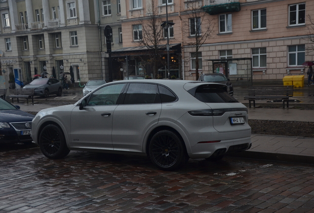 Porsche 9YA Cayenne GTS