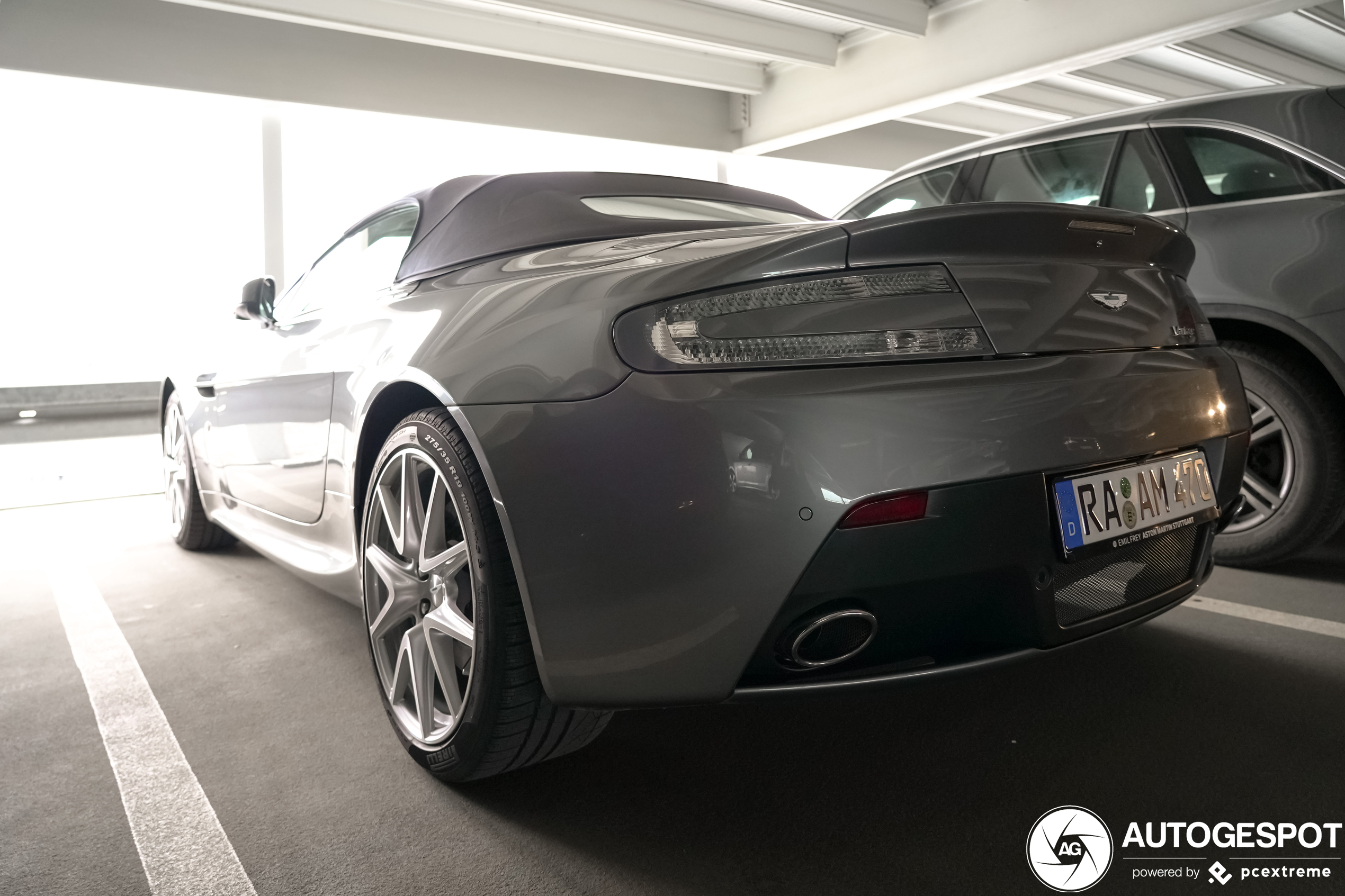 Aston Martin V8 Vantage Roadster 2012