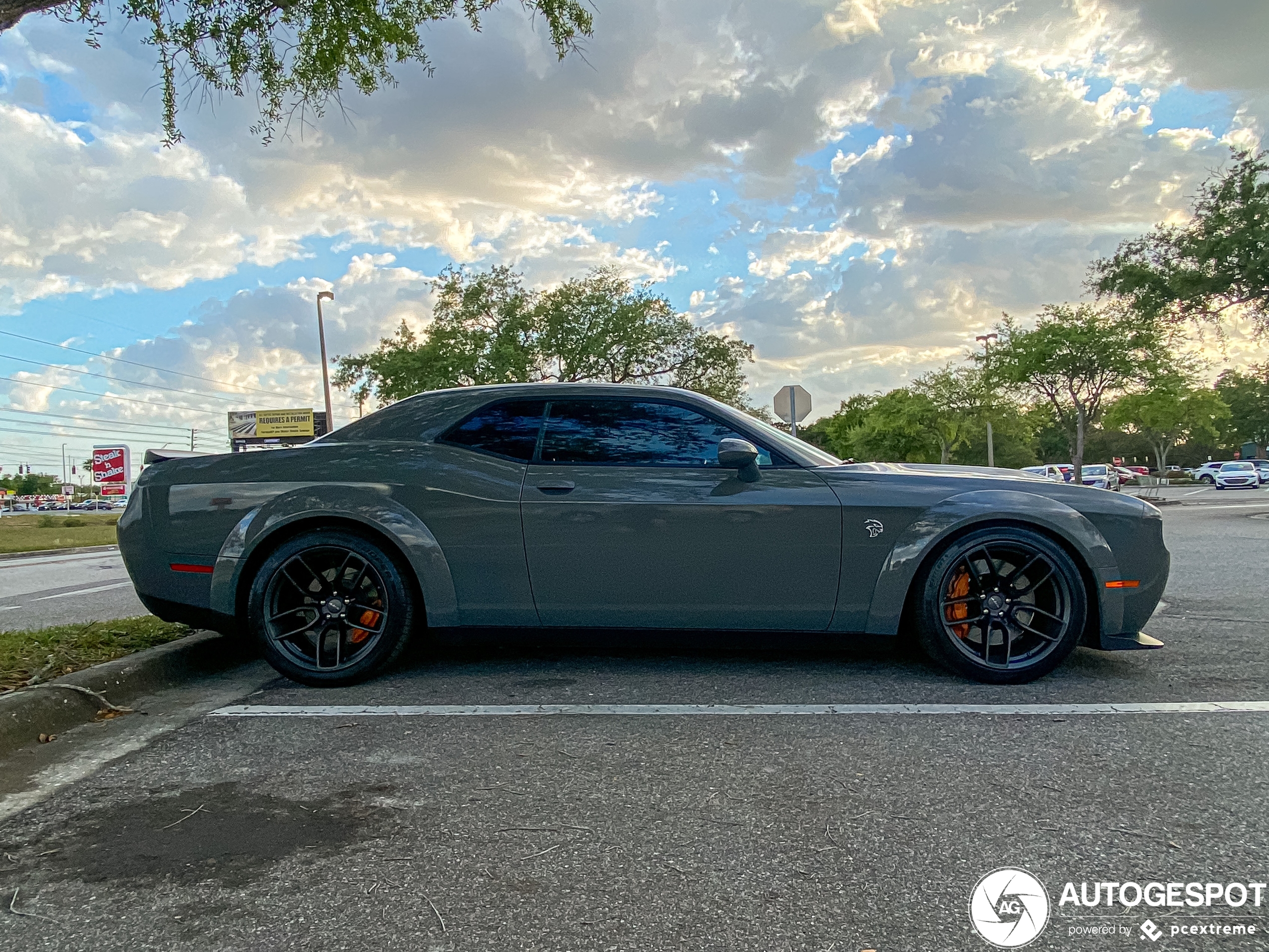 Hellcat Back Dodge Challenger SRT Hellcat Widebody - 27 March 2023 - Autogespot
