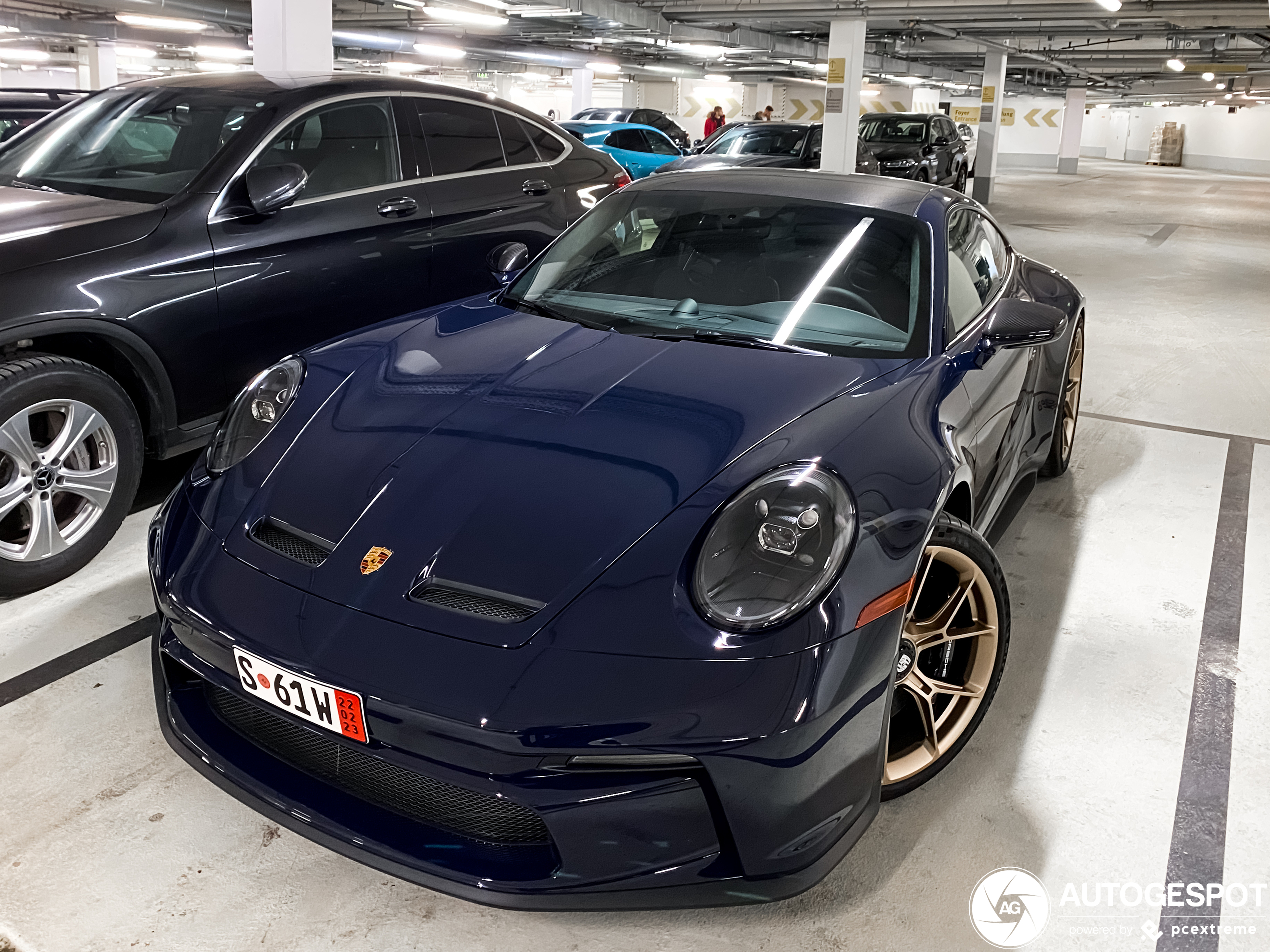 Porsche 992 GT3 Touring wordt thuis opgehaald