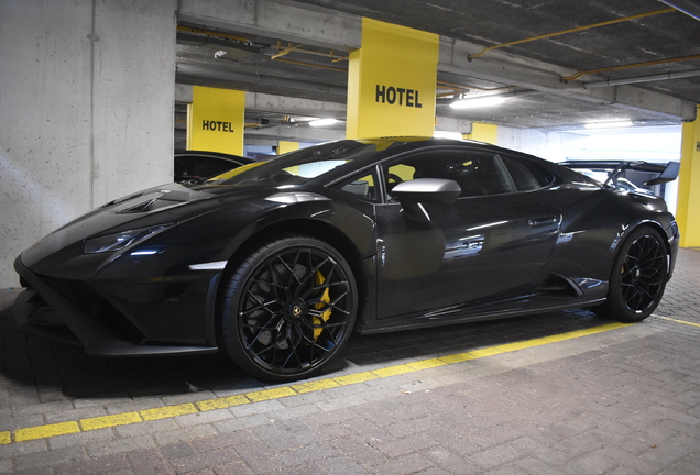 Lamborghini Huracán LP640-2 STO