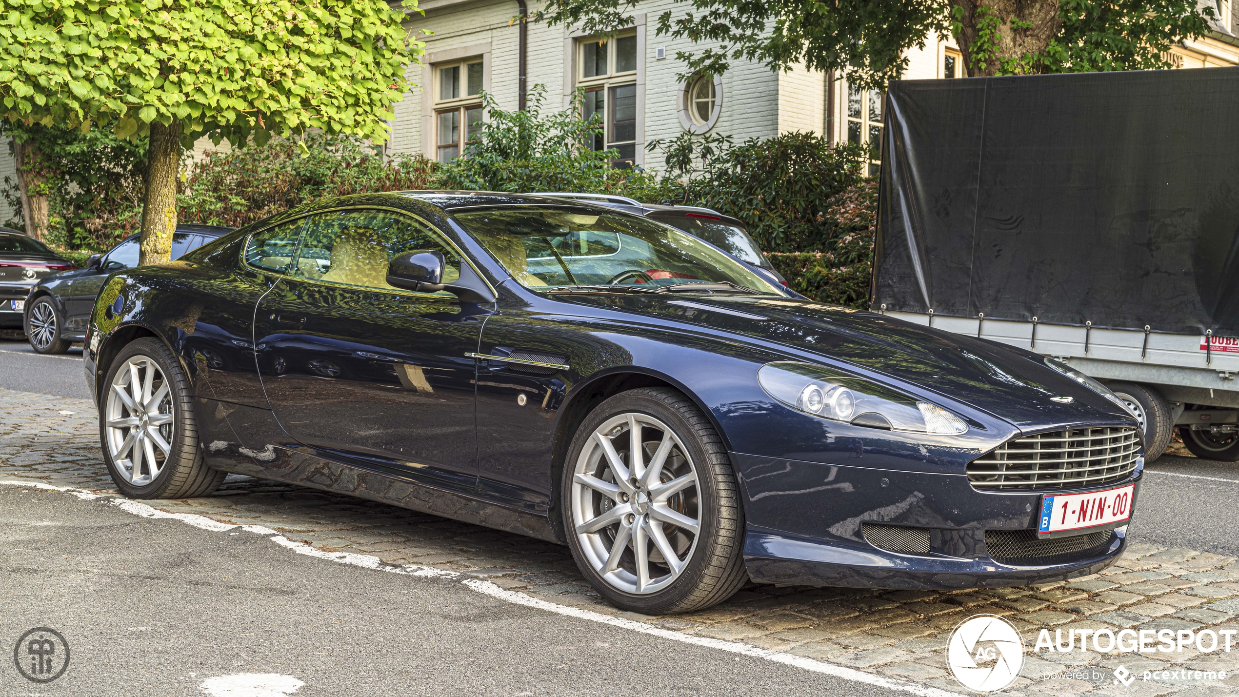 Aston Martin DB9