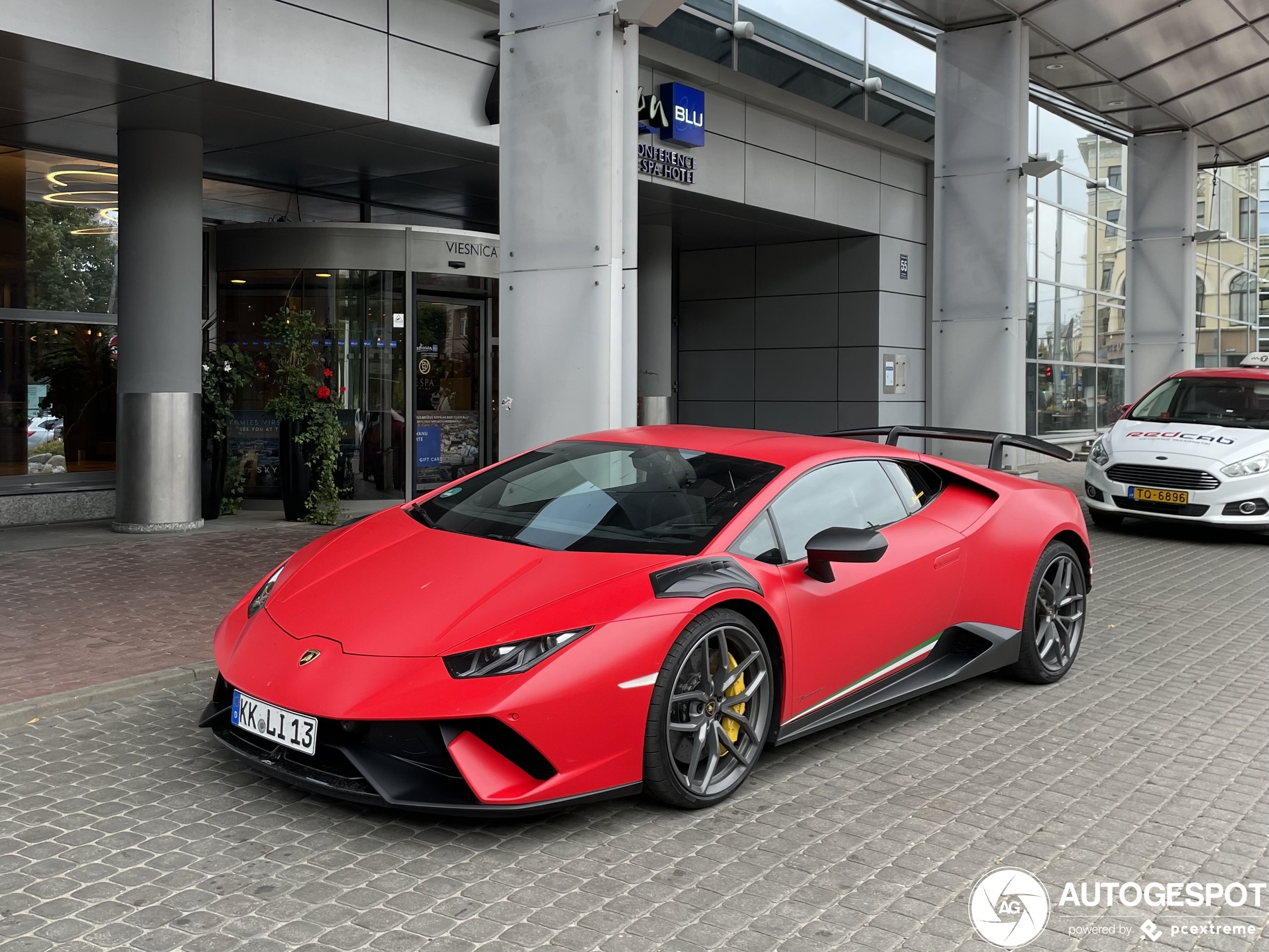 Lamborghini Huracán LP640-4 Performante