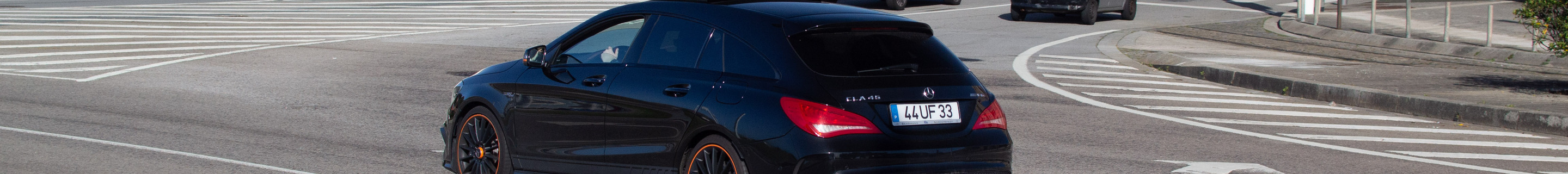 Mercedes-Benz CLA 45 AMG Shooting Brake OrangeArt Edition