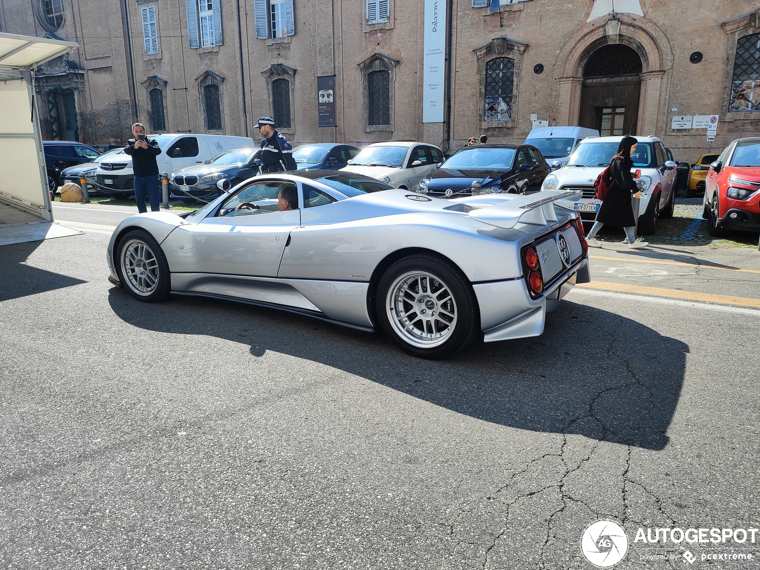 Pagani Zonda C12 in Modena is de oer Pagani