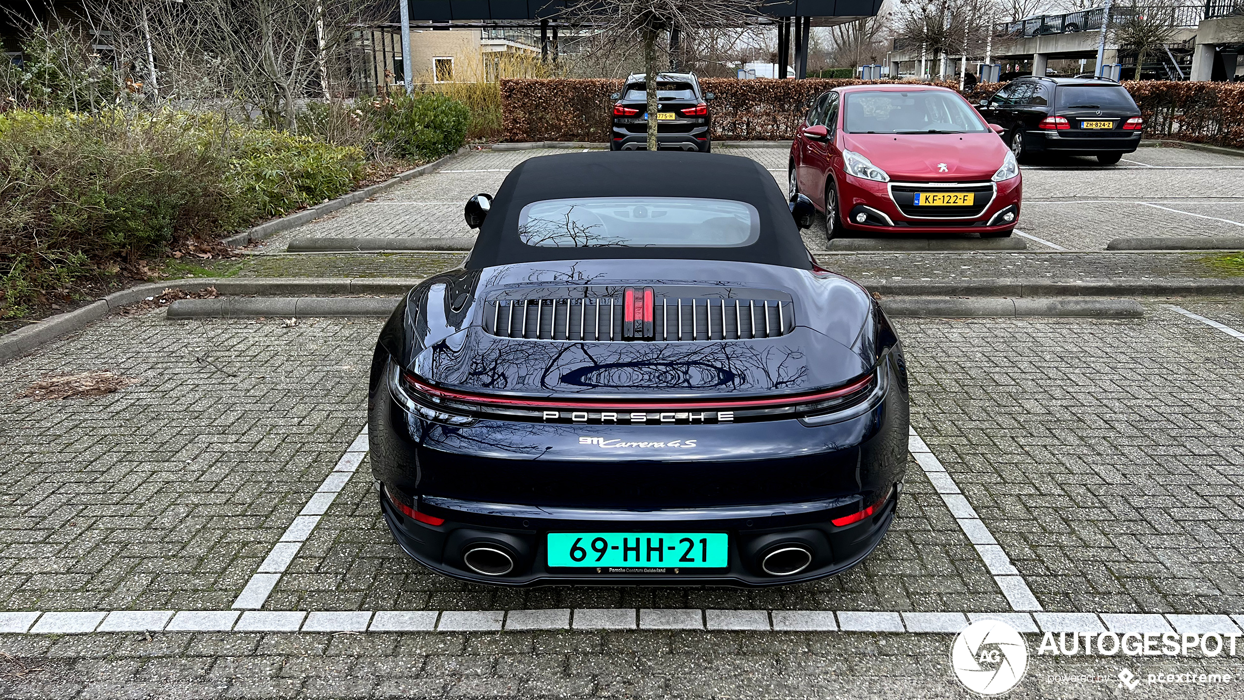 Porsche 992 Carrera 4S Cabriolet