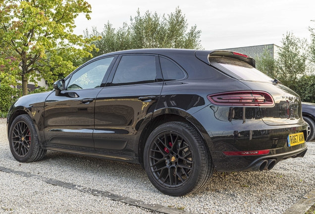 Porsche 95B Macan GTS