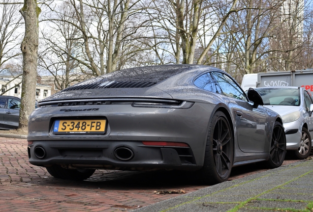 Porsche 992 Carrera 4 GTS