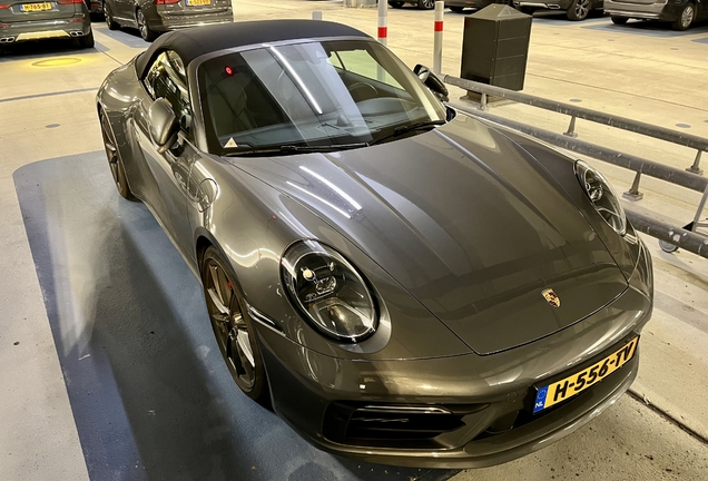 Porsche 992 Carrera 4S Cabriolet