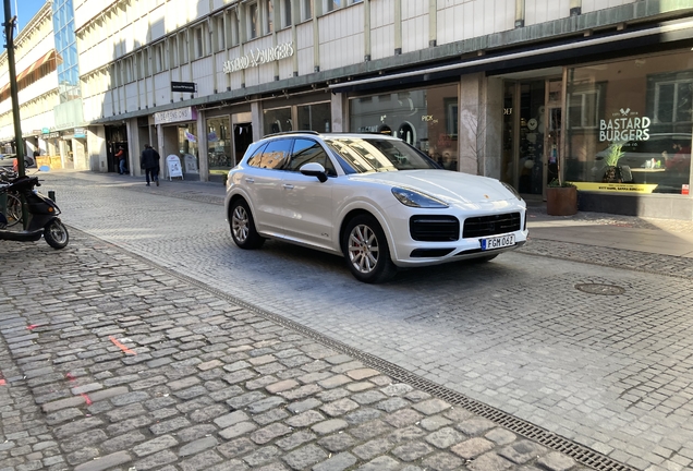 Porsche 9YA Cayenne GTS