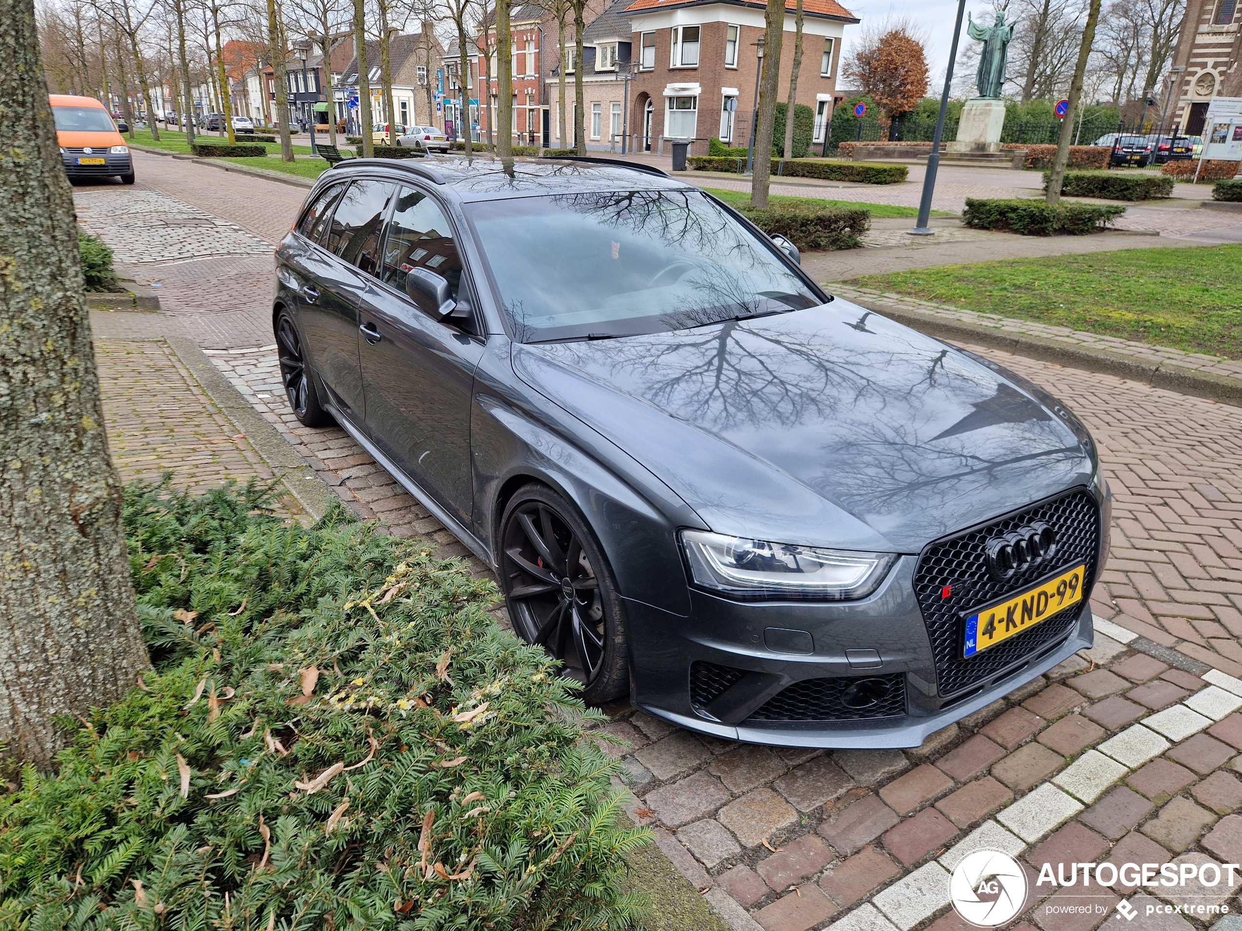 Audi RS4 Avant B8