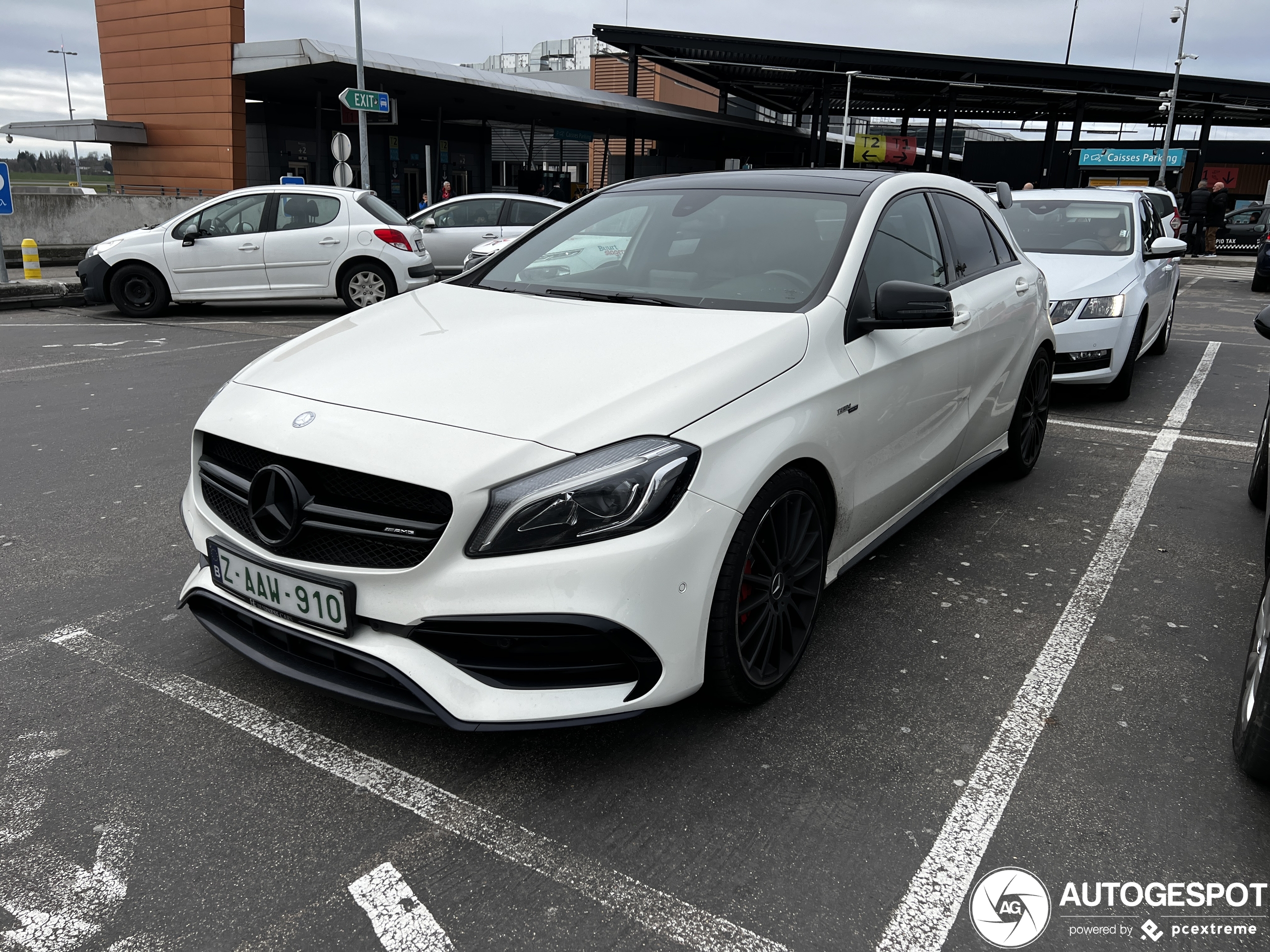 Mercedes-AMG A 45 W176 2015