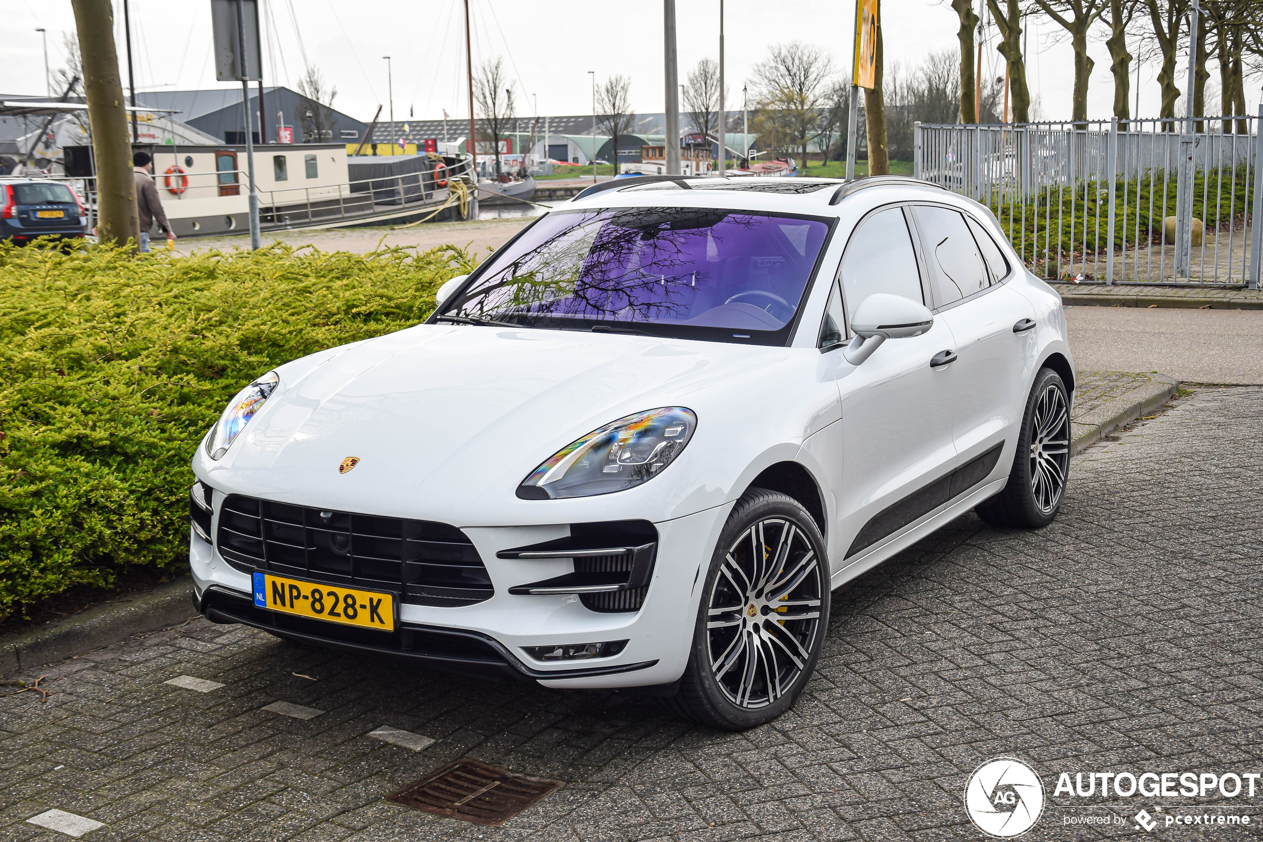 Porsche 95B Macan Turbo