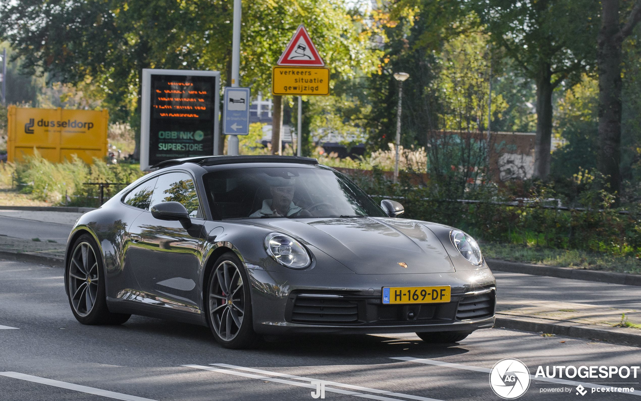 Porsche 992 Carrera 4S