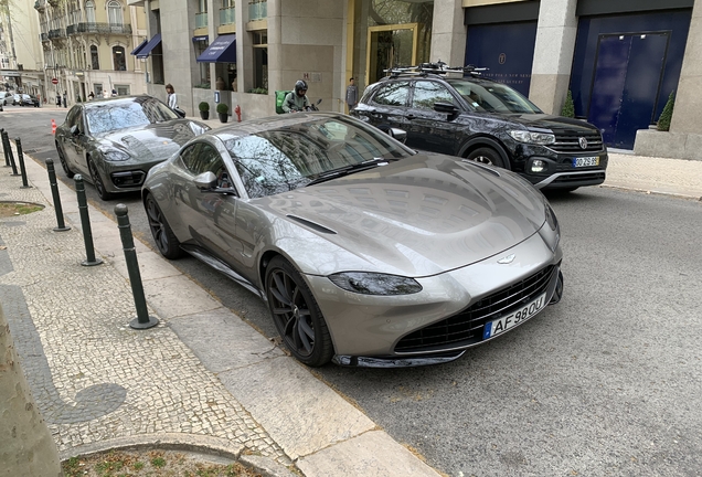 Aston Martin V8 Vantage 2018