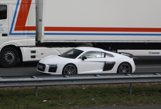 Audi R8 V10 Plus 2015