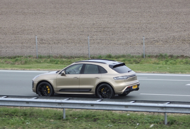 Porsche 95B Macan GTS MkIII