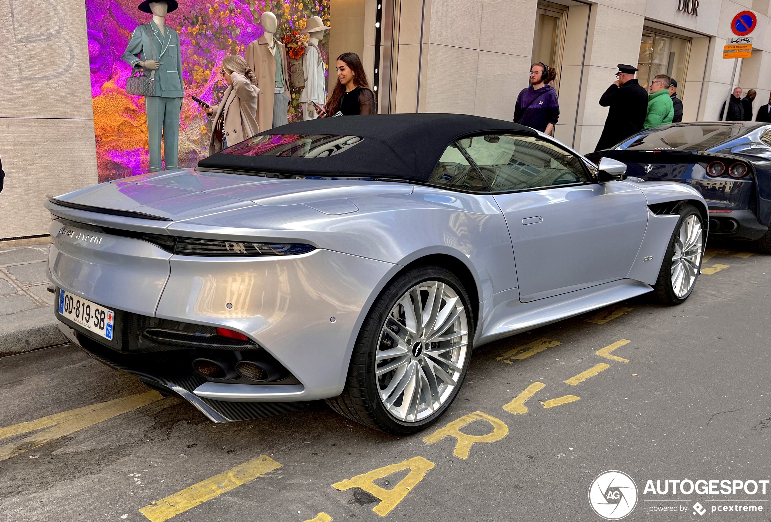 Aston Martin DBS Superleggera Volante