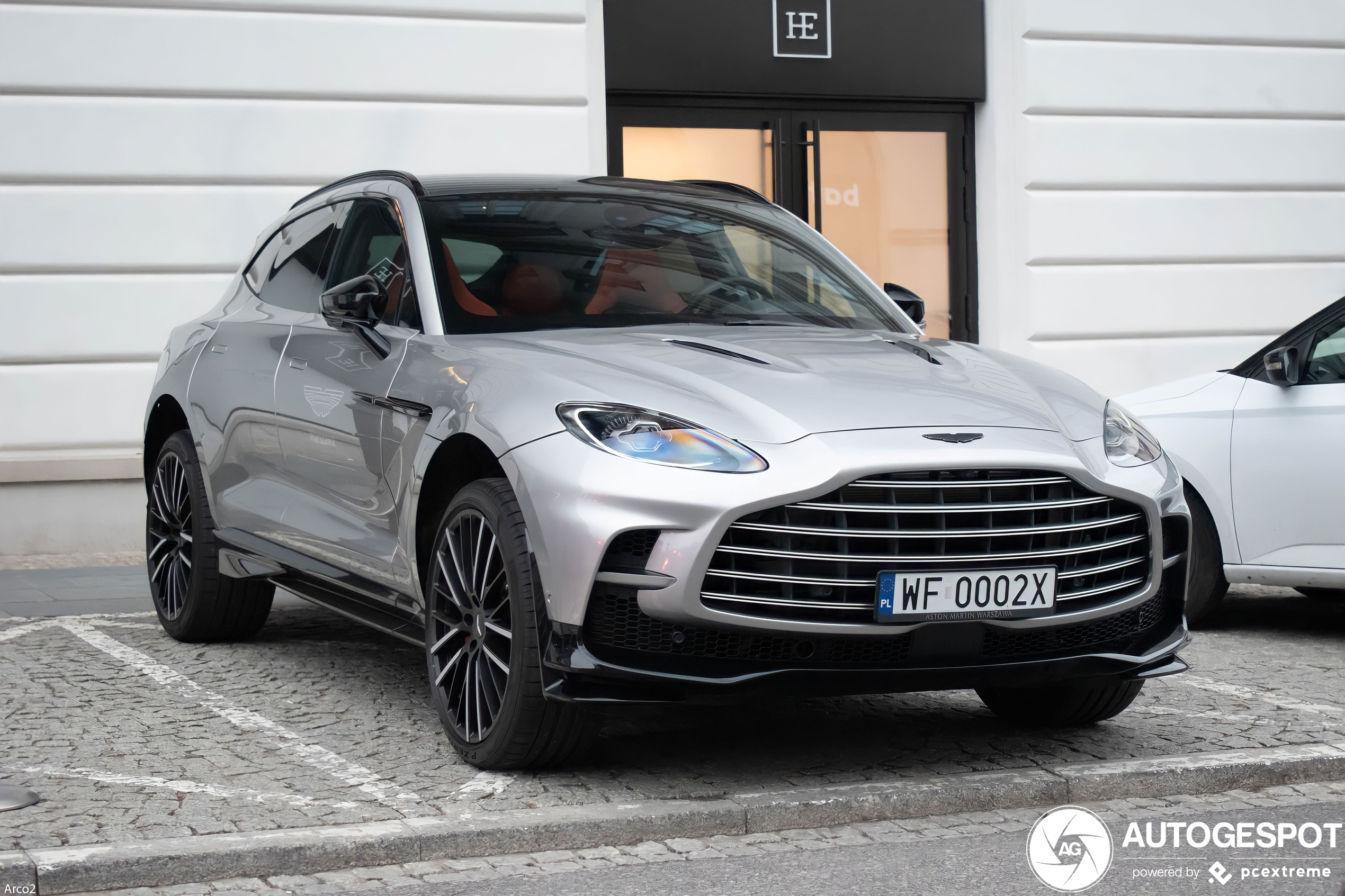 Aston Martin DBX707