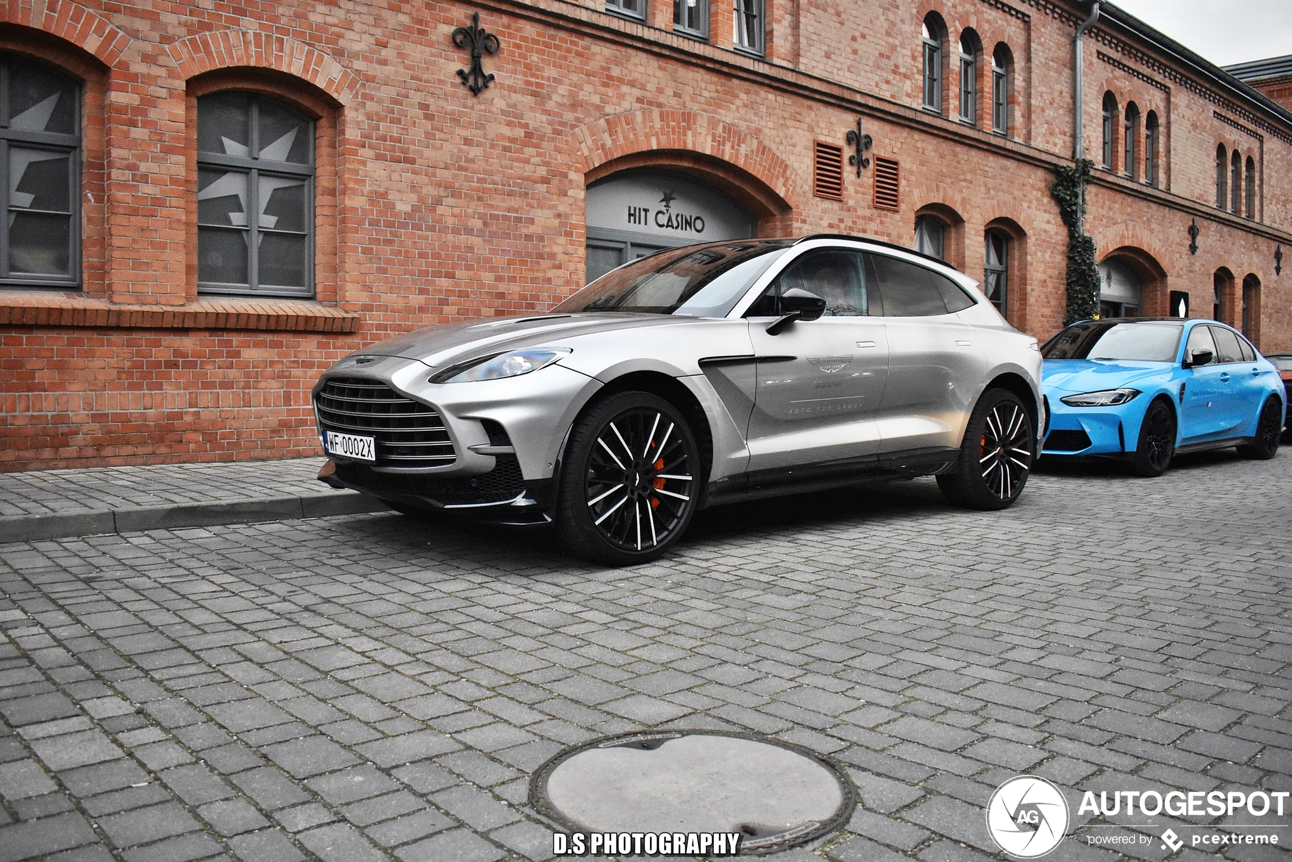 Aston Martin DBX707