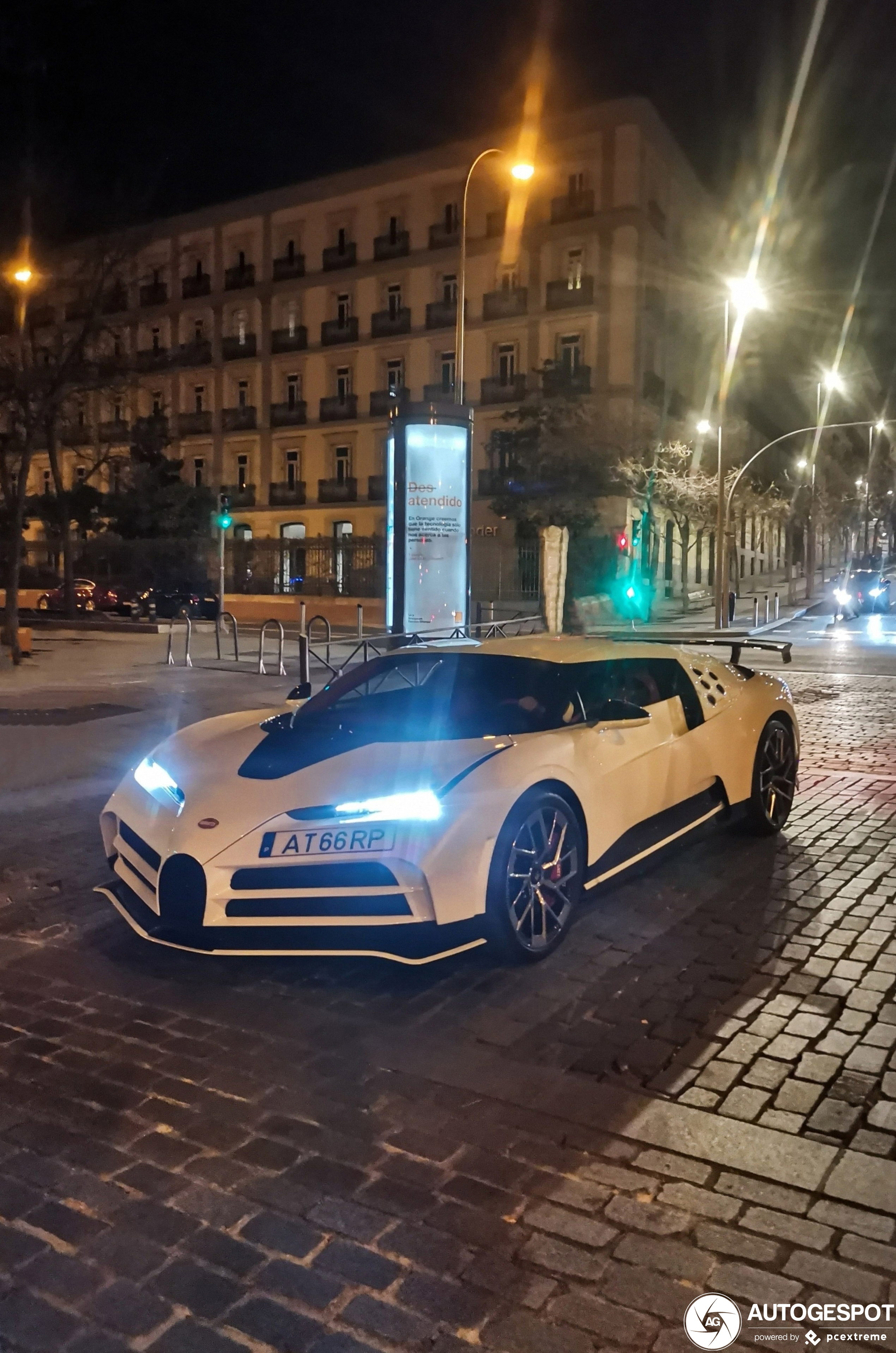 Cristiano Ronaldo met zijn Bugatti Centodieci gespot in Madrid