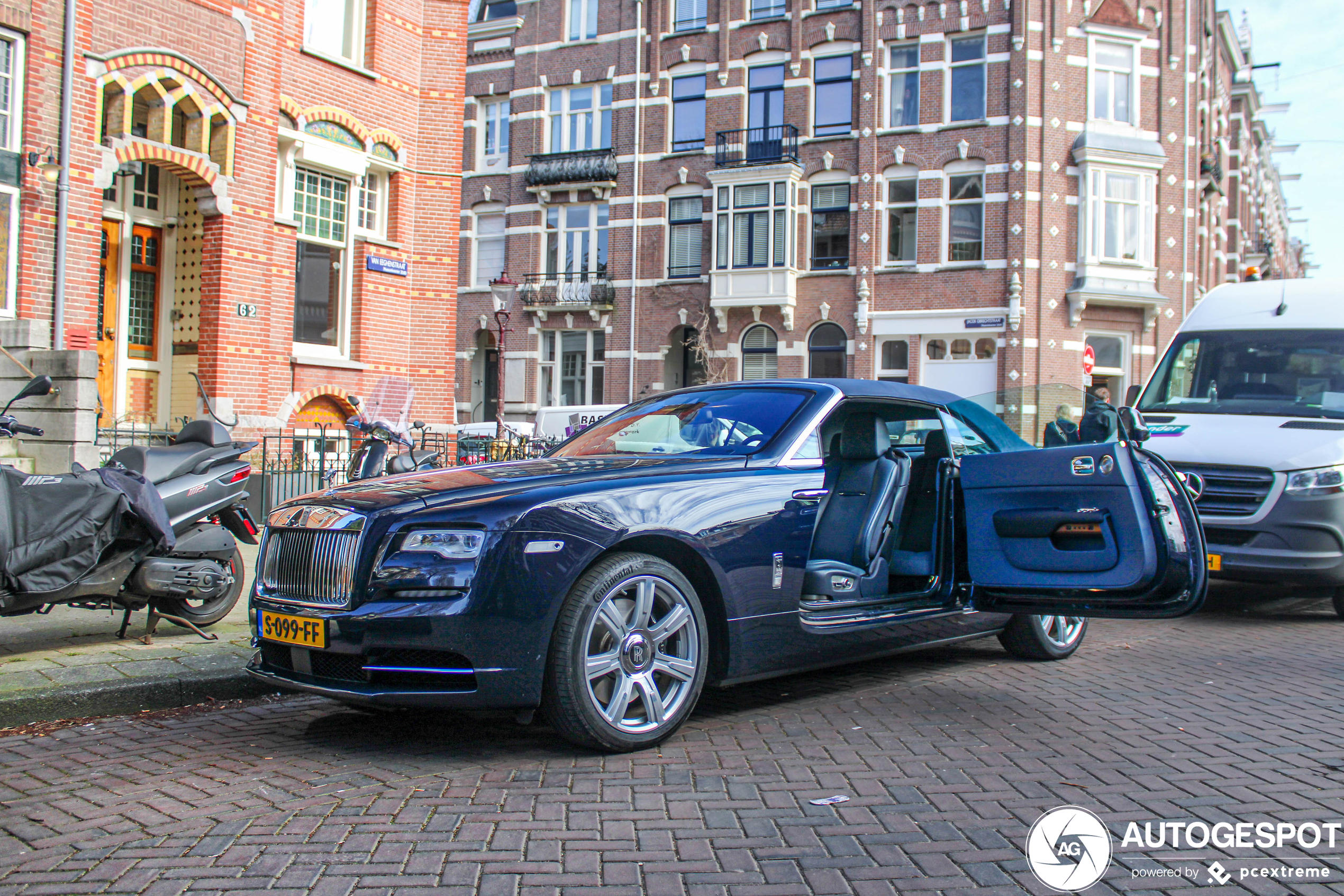 Rolls-Royce Dawn