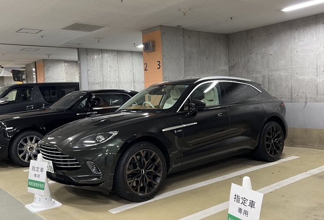 Aston Martin DBX