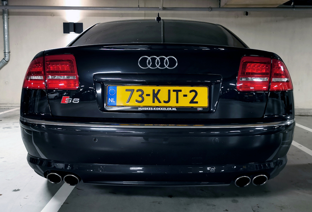 Audi S8 D3