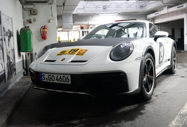 Porsche 992 Dakar