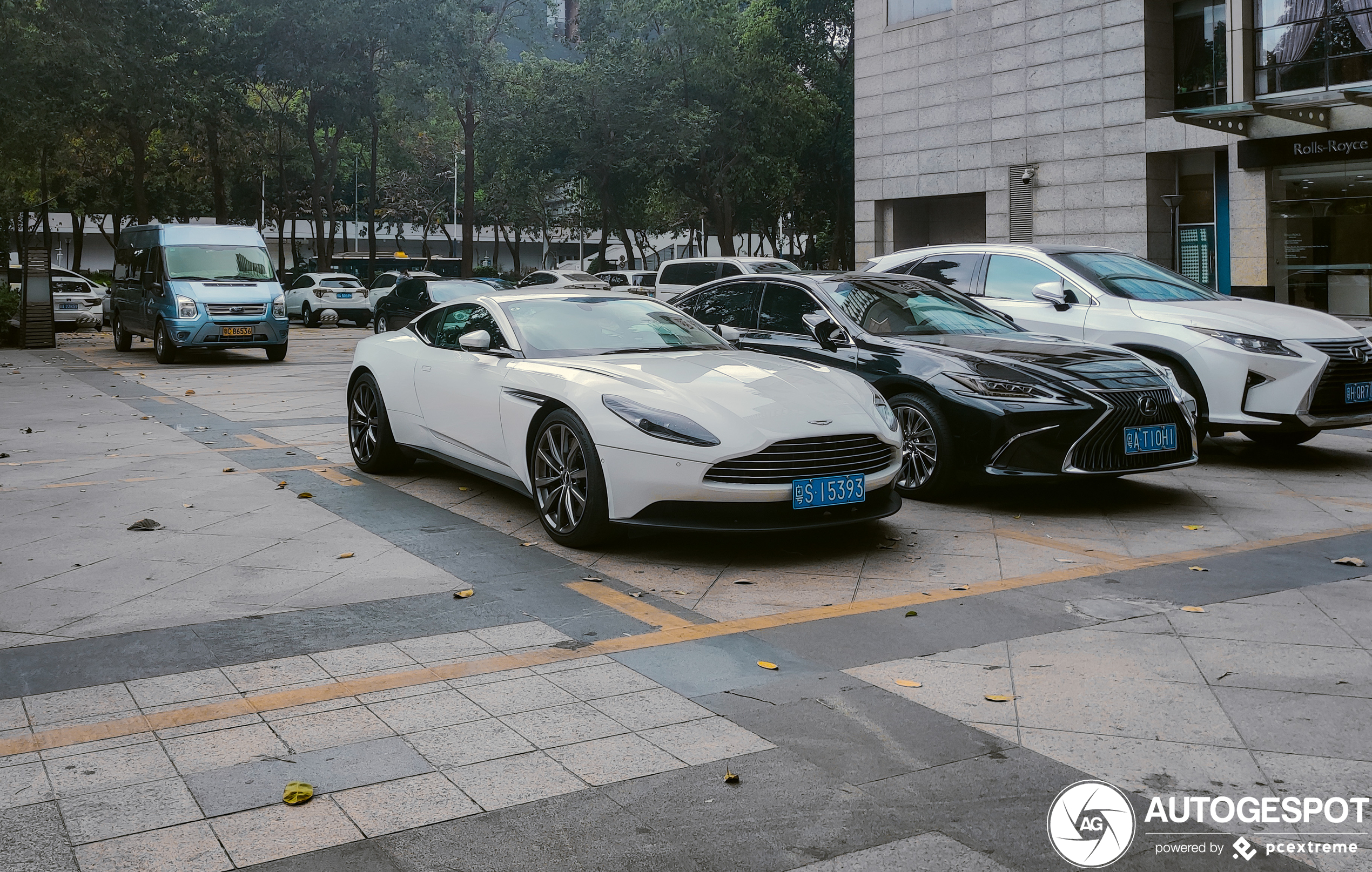 Aston Martin DB11 V8