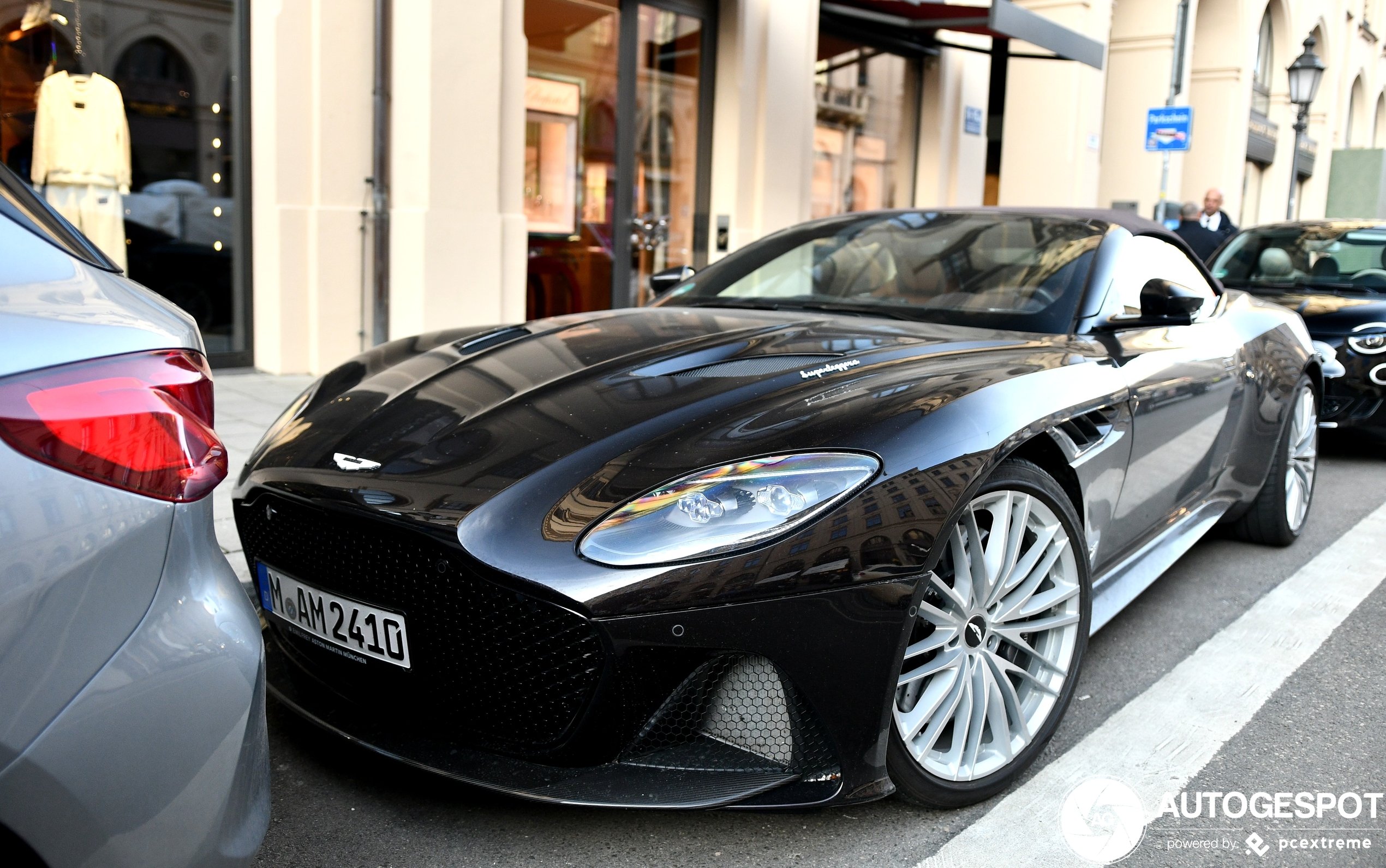 Aston Martin DBS Superleggera Volante