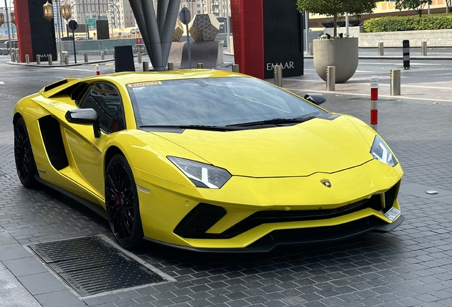 Lamborghini Aventador S LP740-4