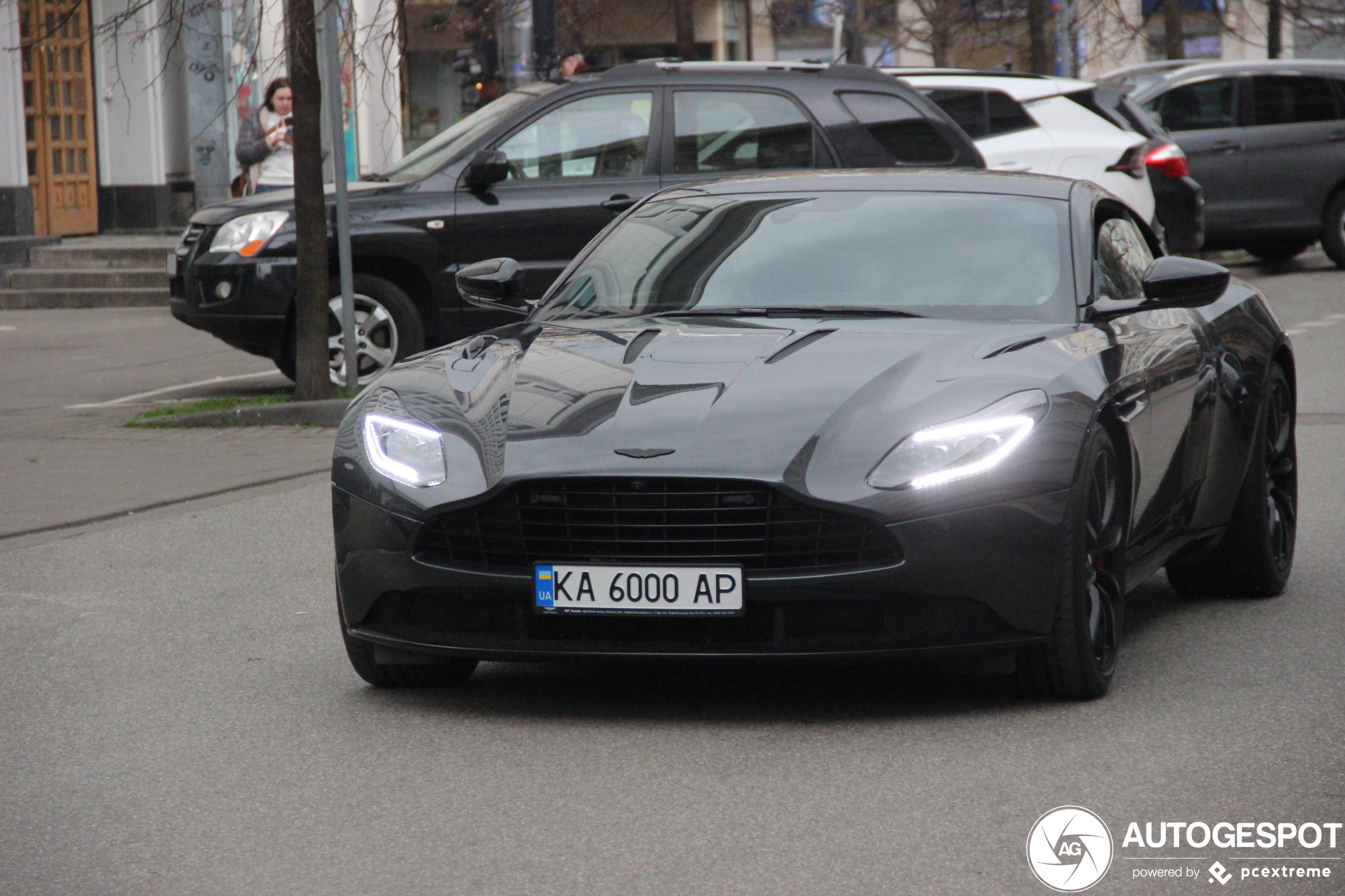 Aston Martin DB11