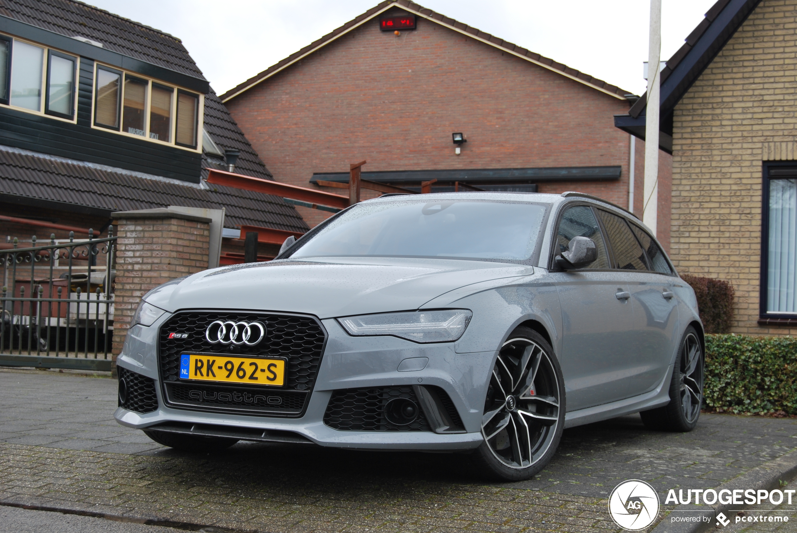 Audi RS6 Avant C7 2015