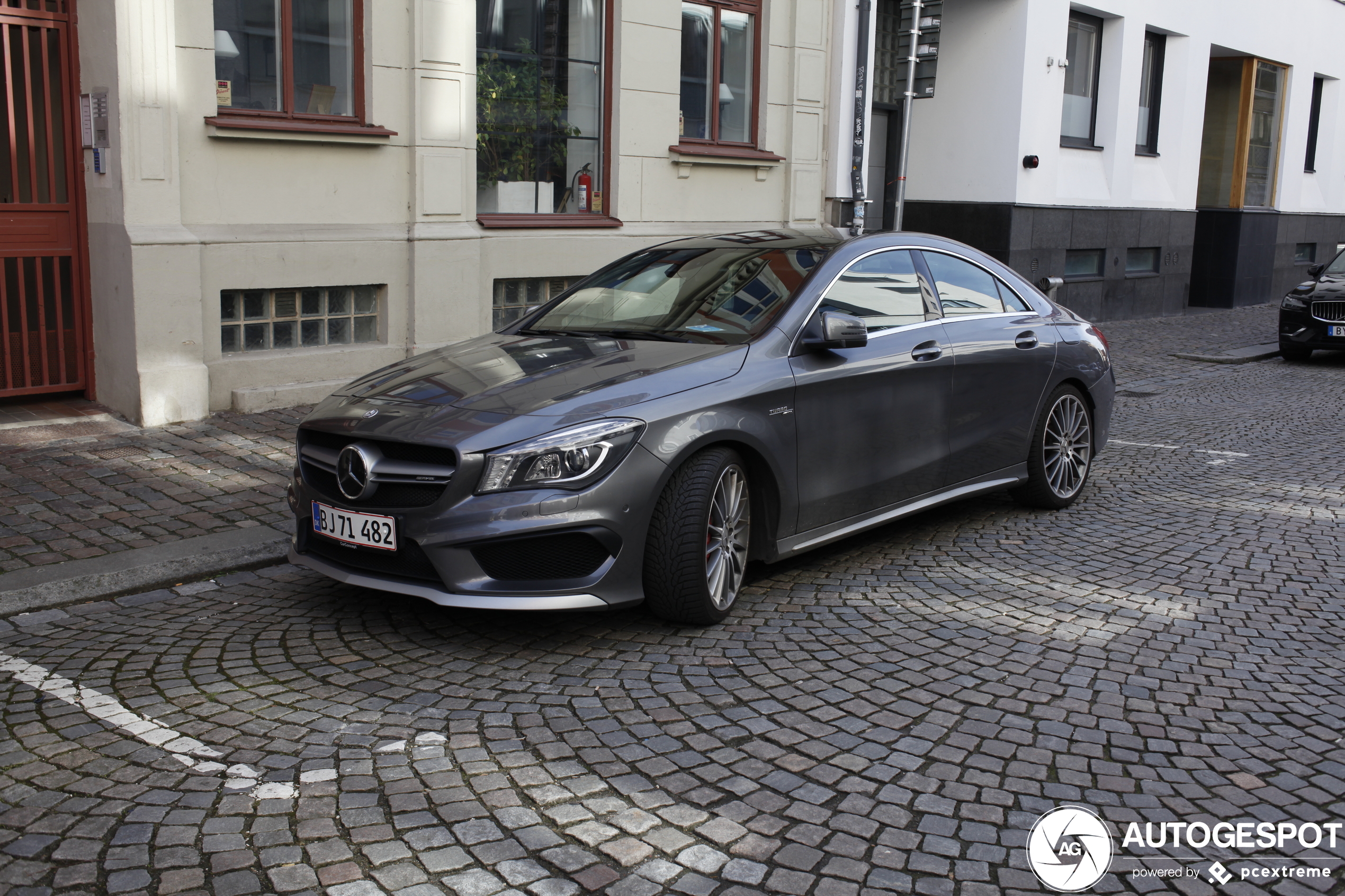 Mercedes-Benz CLA 45 AMG C117