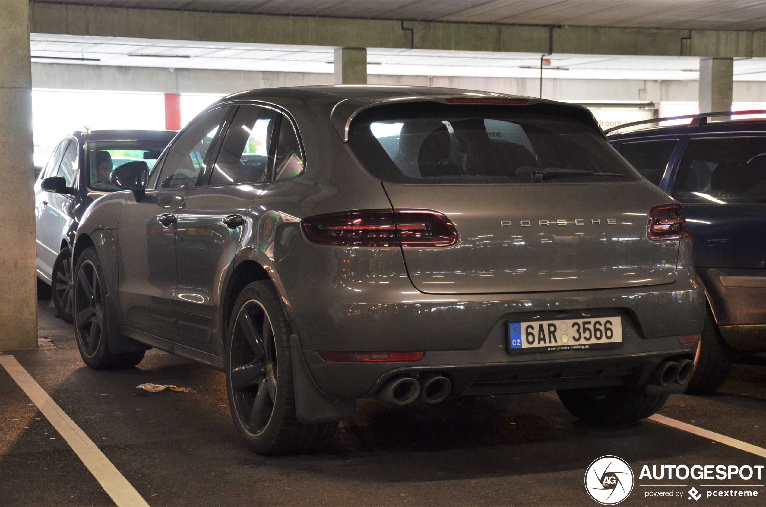 Porsche 95B Macan Turbo