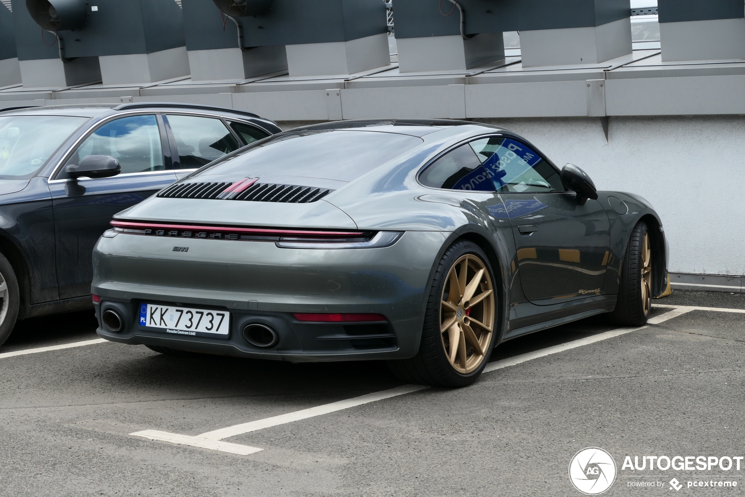 Porsche 992 Carrera 4S