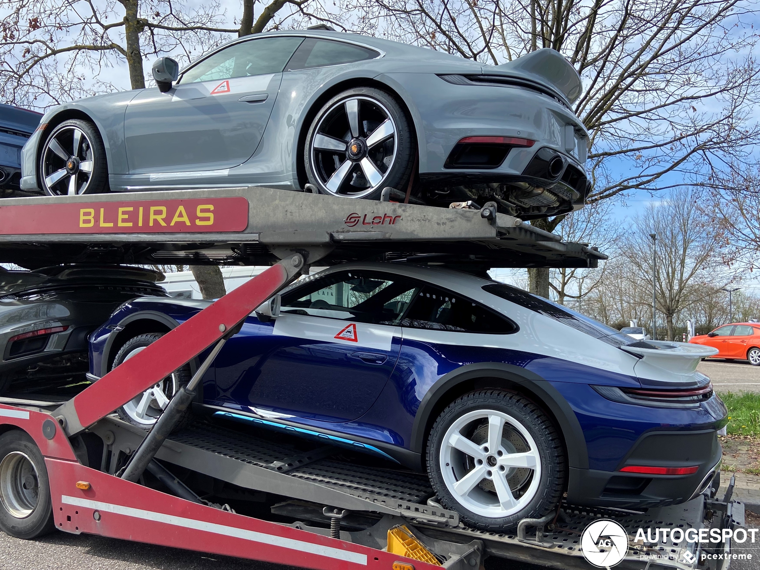 Porsche 992 Dakar