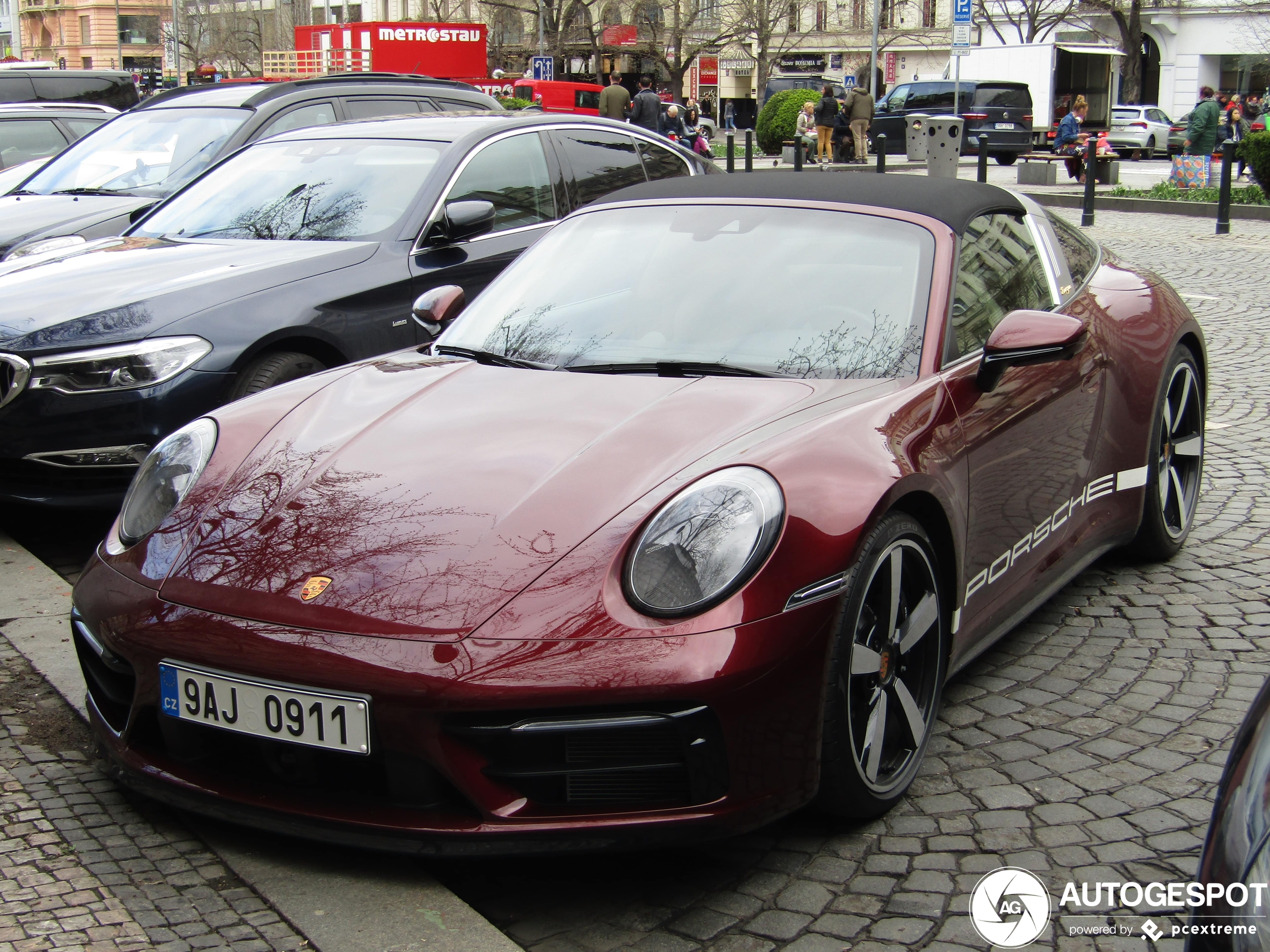 Porsche 992 Targa 4S Heritage Design Edition