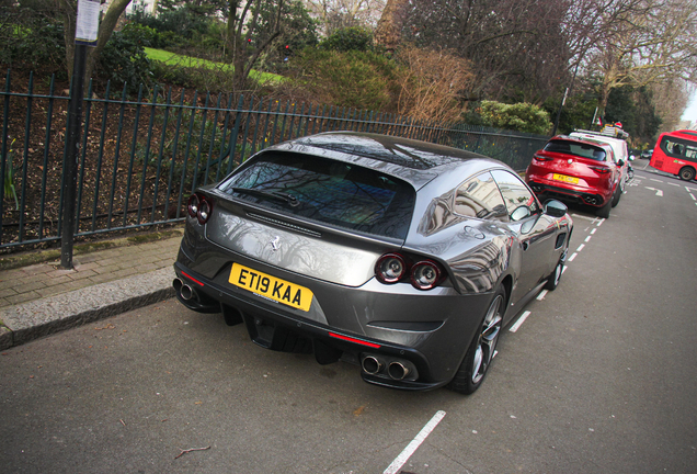 Ferrari GTC4Lusso T