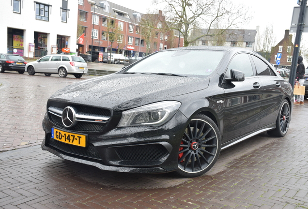 Mercedes-Benz CLA 45 AMG C117