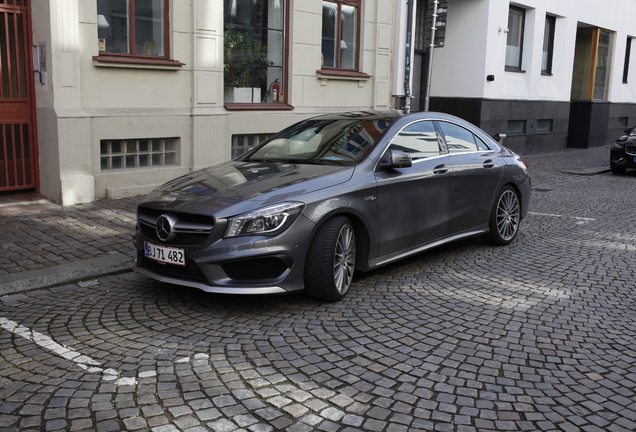 Mercedes-Benz CLA 45 AMG C117